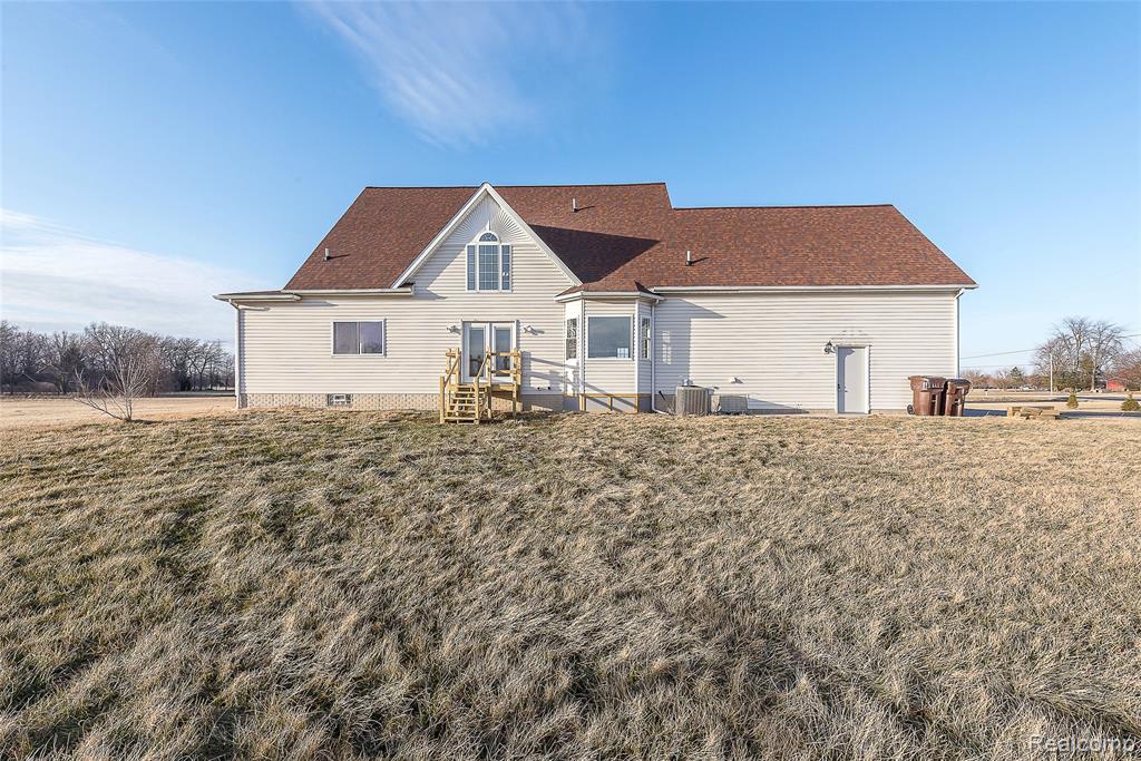 2611 Toben Road Carleton, MI 48117 - Photo 4 of 67