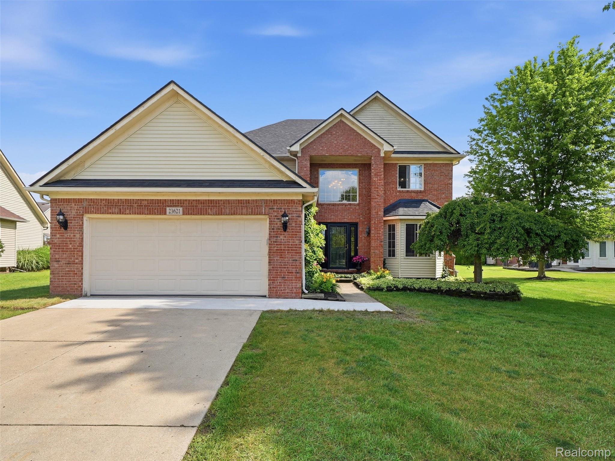 23621 Crescent Ridge Drive New Boston, MI 48164 - Photo 1 of 45 01-DSC00083.jpg