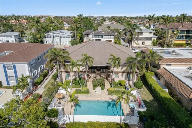 $3,950,000 | 1501 Chesapeake Avenue, Naples, FL 34102