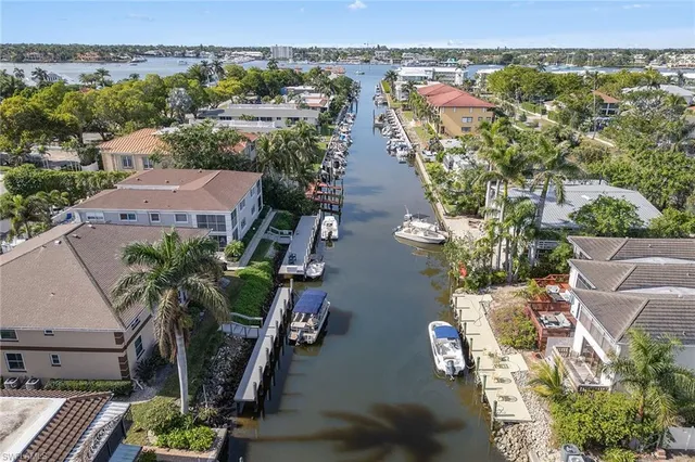 $3,950,000 | 1501 Chesapeake Avenue, Naples, FL 34102