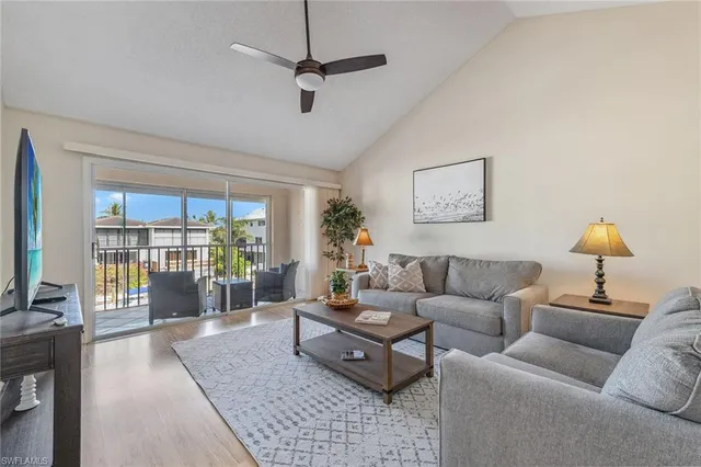 $3,950,000 | 1501 Chesapeake Avenue, Naples, FL 34102