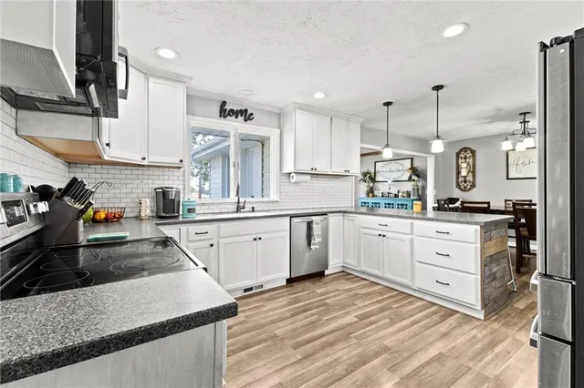 $435,000 | 225 Megan Lane, Ottawa, KS 66067