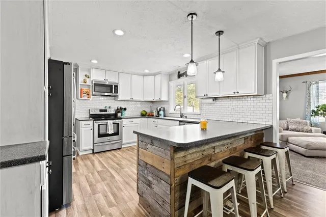 $435,000 | 225 Megan Lane, Ottawa, KS 66067