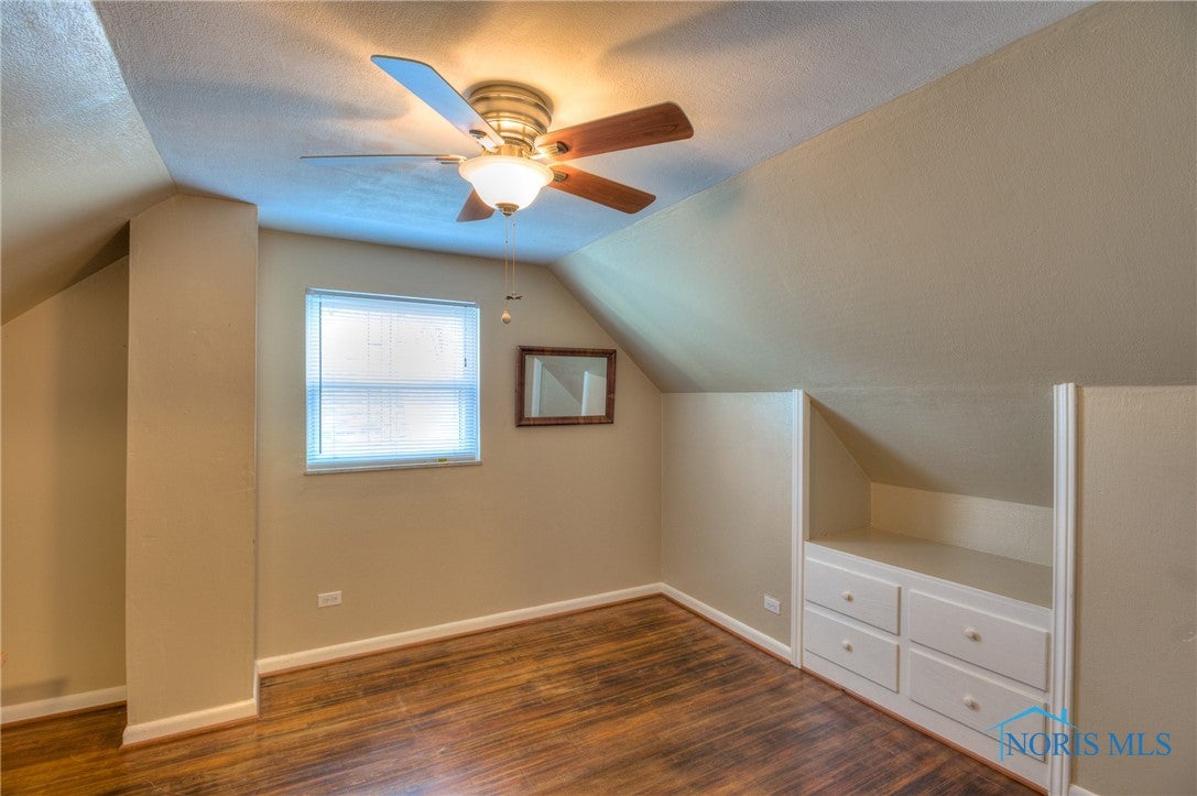 2808 Gracewood Road Toledo, OH 43613 - Photo 10 of 22 Bedroom 3