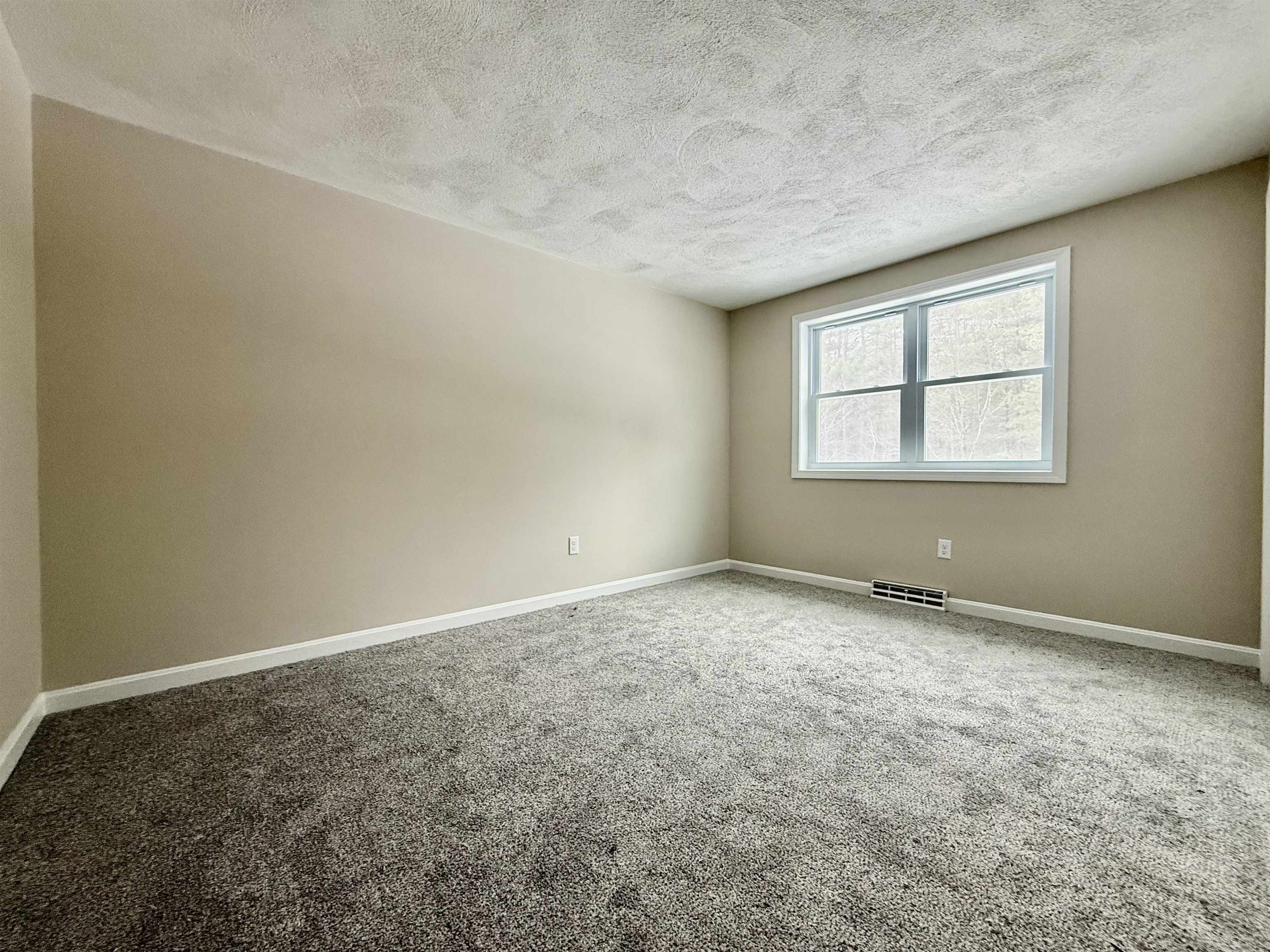 5 Dwyer Street Merrimack, NH 03054 - Photo 25 of 49