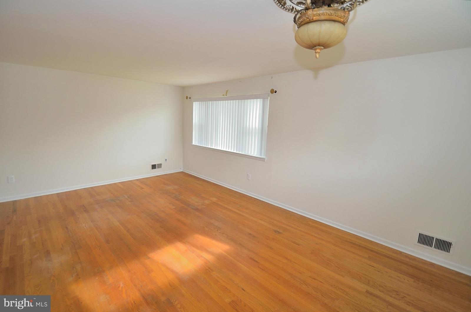 9623 McAlpine Road Silver Spring, MD 20901 - Photo 7 of 16 Dining Room