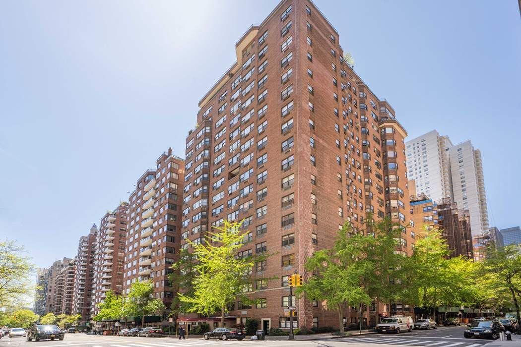 20 Sutton Place South, Unit 7B Manhattan, NY 10022 - Photo 17 of 18