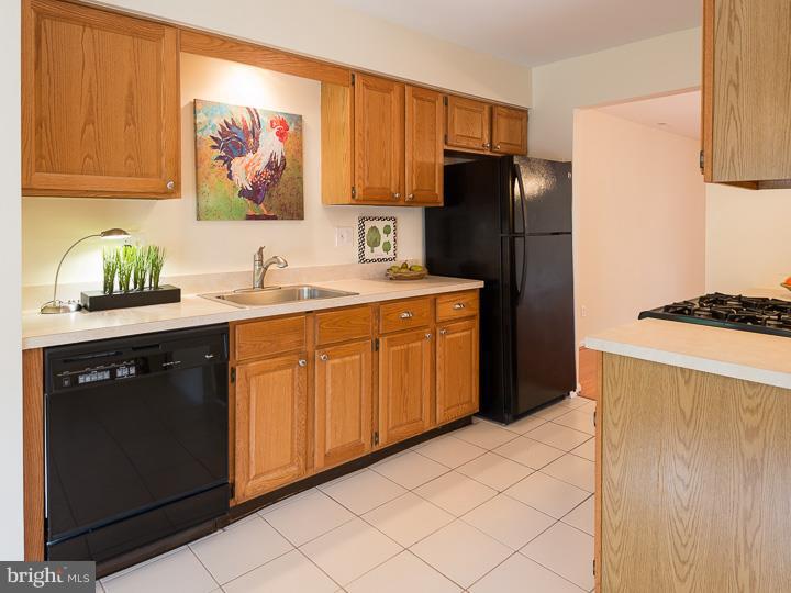 85 Greenridge Circle Newtown, PA 18940 - Photo 3 of 15