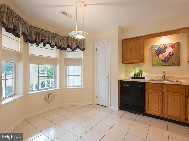 85 Greenridge Circle Newtown, PA 18940 - Photo 4 of 15