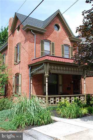 31 East Ridge Street Carlisle, PA 17013 - Photo 1 of 13 Gallery Image 1