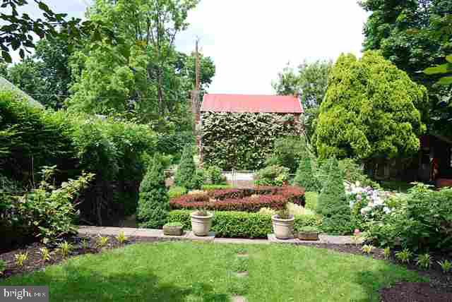 31 East Ridge Street Carlisle, PA 17013 - Photo 2 of 13 Gallery Image 2