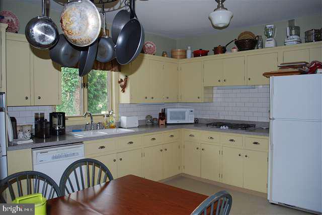 31 East Ridge Street Carlisle, PA 17013 - Photo 8 of 13 Gallery Image 8