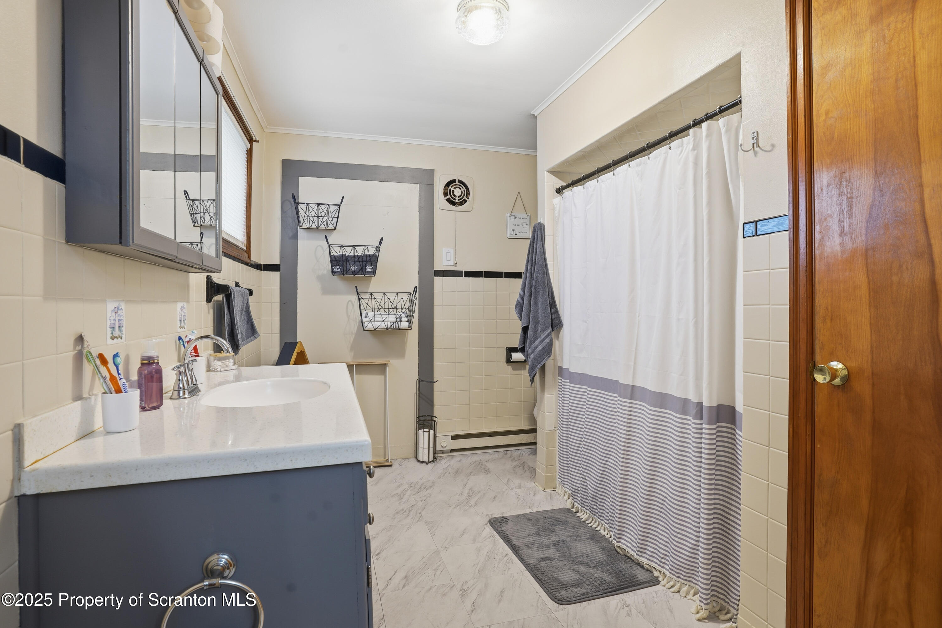 202 Lidy Road Dupont, PA 18641 - Photo 11 of 43 Full Bathroom