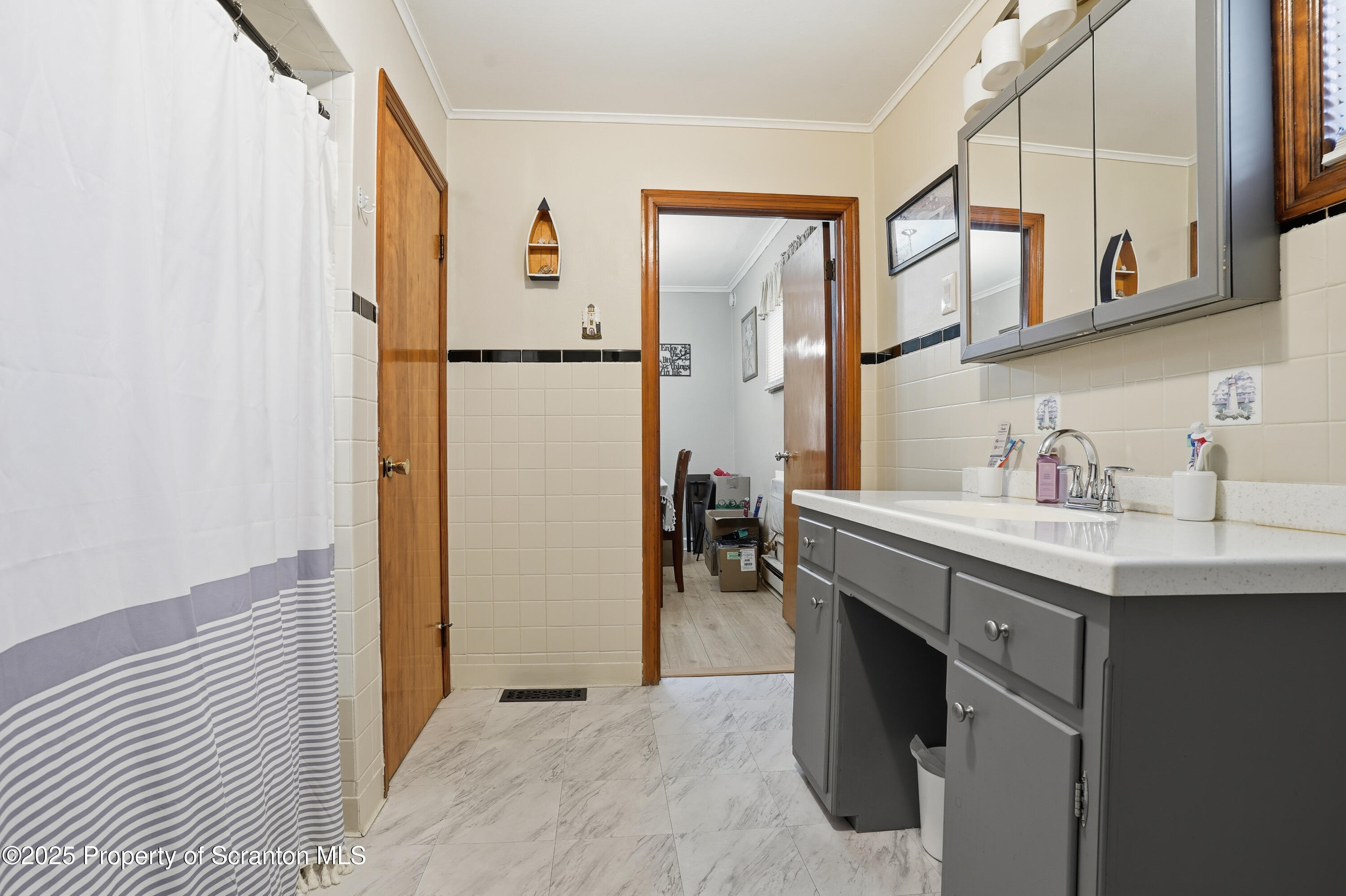 202 Lidy Road Dupont, PA 18641 - Photo 12 of 43 Full Bathroom