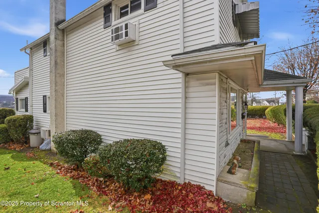 $195,000 | 202 Lidy Road, Dupont, PA 18641