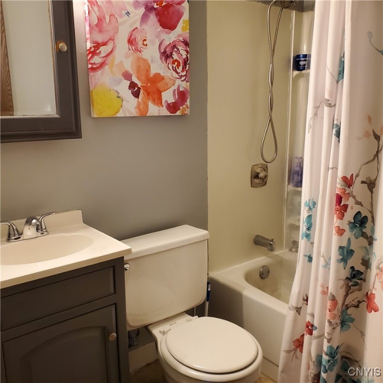 313 Roberts Street Lenox, NY 13032 - Photo 14 of 22 Full bath of apartment on right.