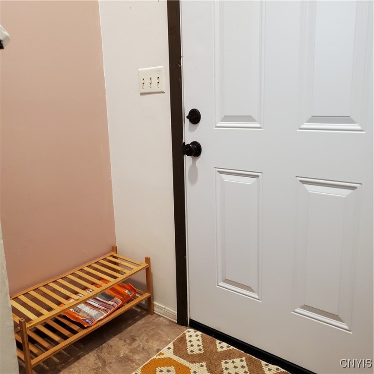 313 Roberts Street Lenox, NY 13032 - Photo 4 of 22 Foyer of right side apartment.