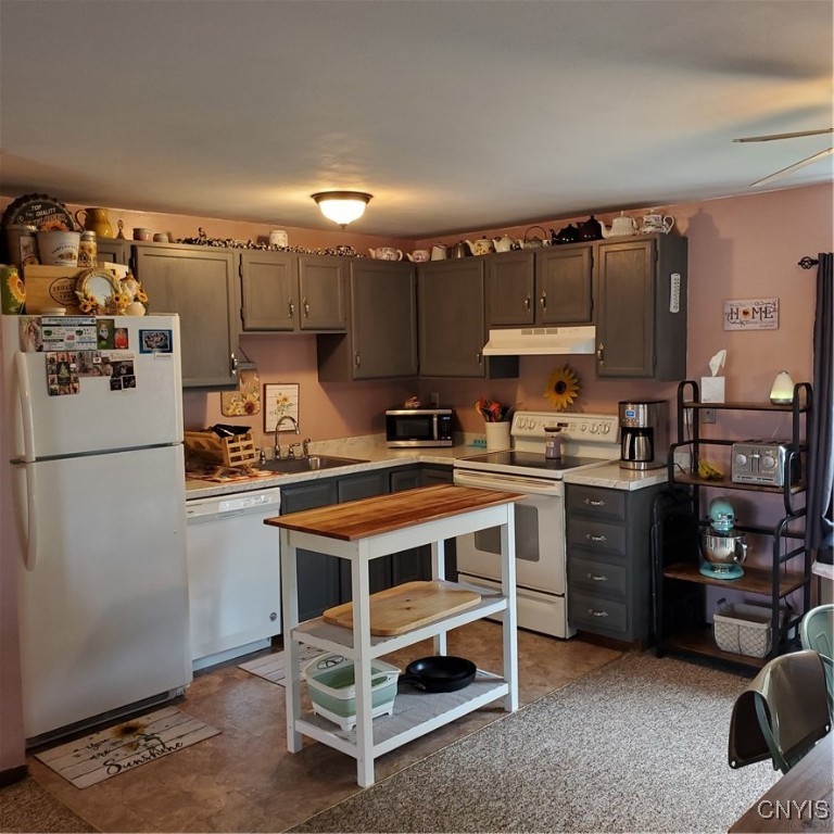 313 Roberts Street Lenox, NY 13032 - Photo 6 of 22 Kitchen on right side apartment.