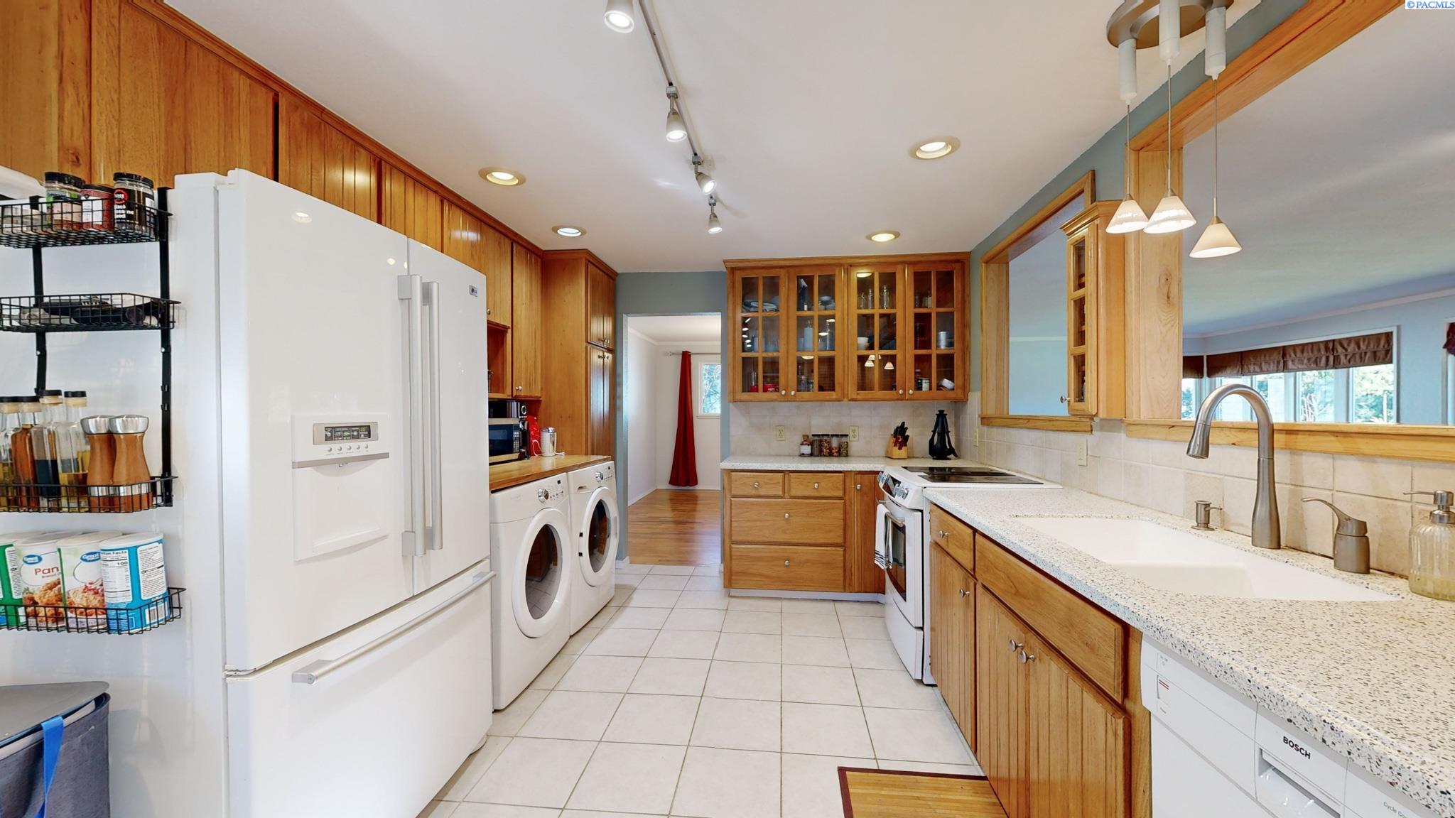 733 Southeast Ridgeview Street Pullman, WA 99163 - Photo 9 of 20 Gallery Image 9