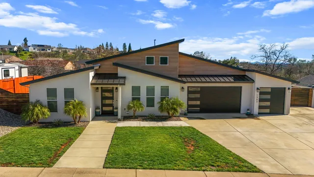 $649,000 | 1363 Spinnaker Drive, Redding, CA 96003