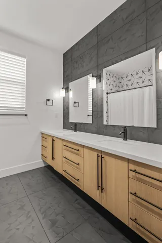 $649,000 | 1363 Spinnaker Drive, Redding, CA 96003