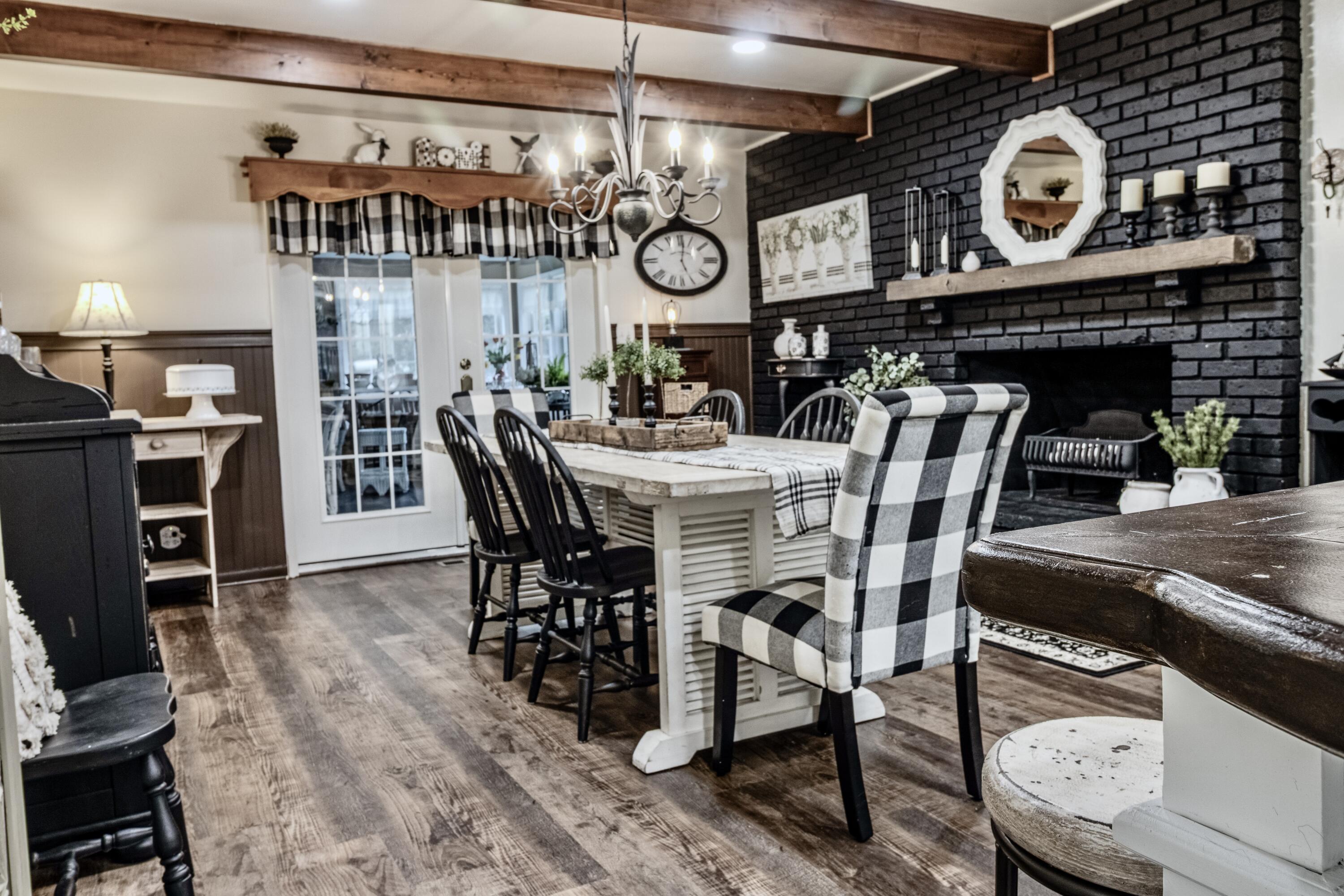 3129 Happy Valley Road Jackson, MI 49203 - Photo 12 of 50 DinningRoom2