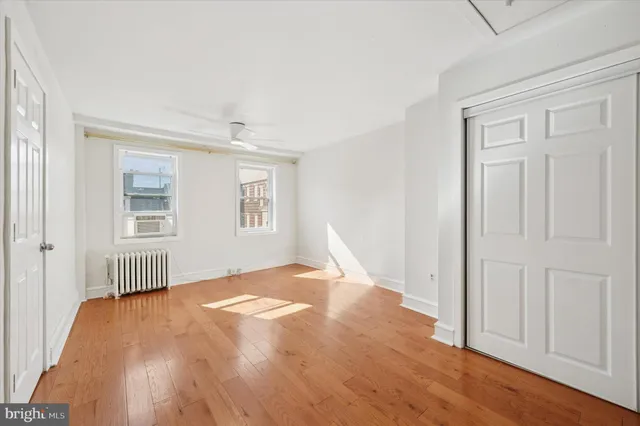 $1,895 | 407-409 South Street, Philadelphia, PA 19147