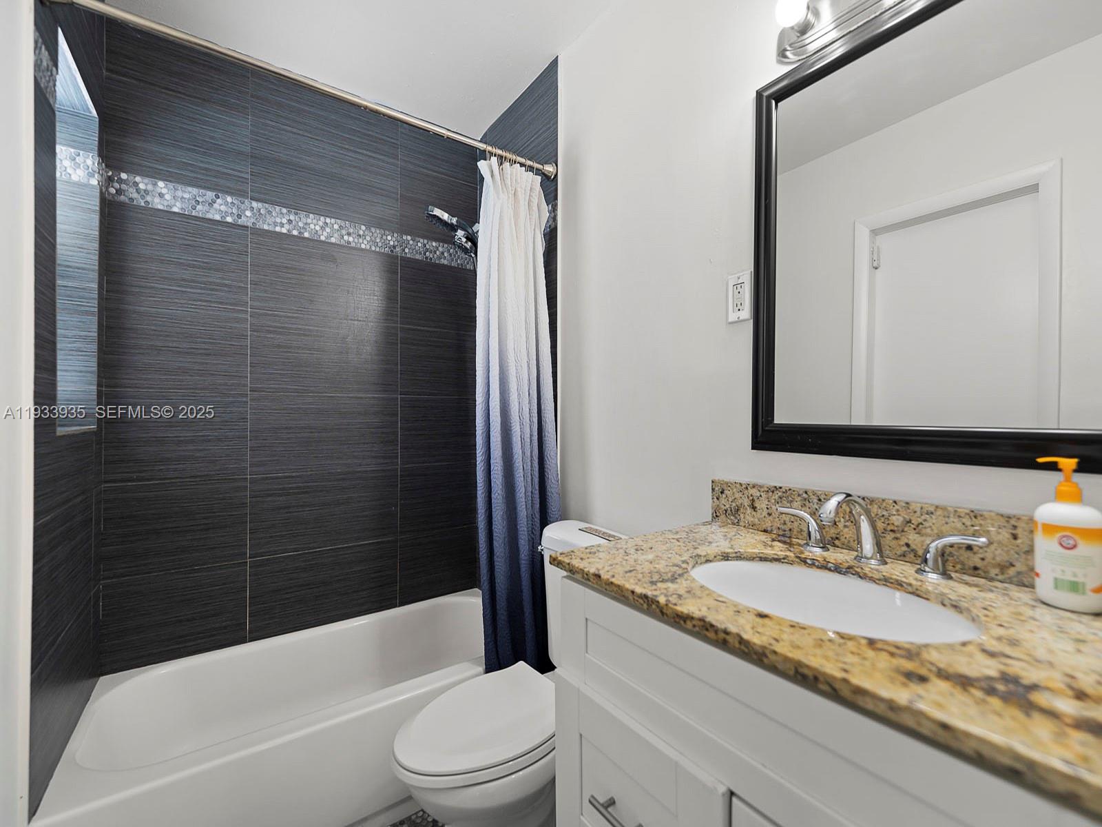 560 Northeast 161st Street Miami, FL 33162 - Photo 29 of 45