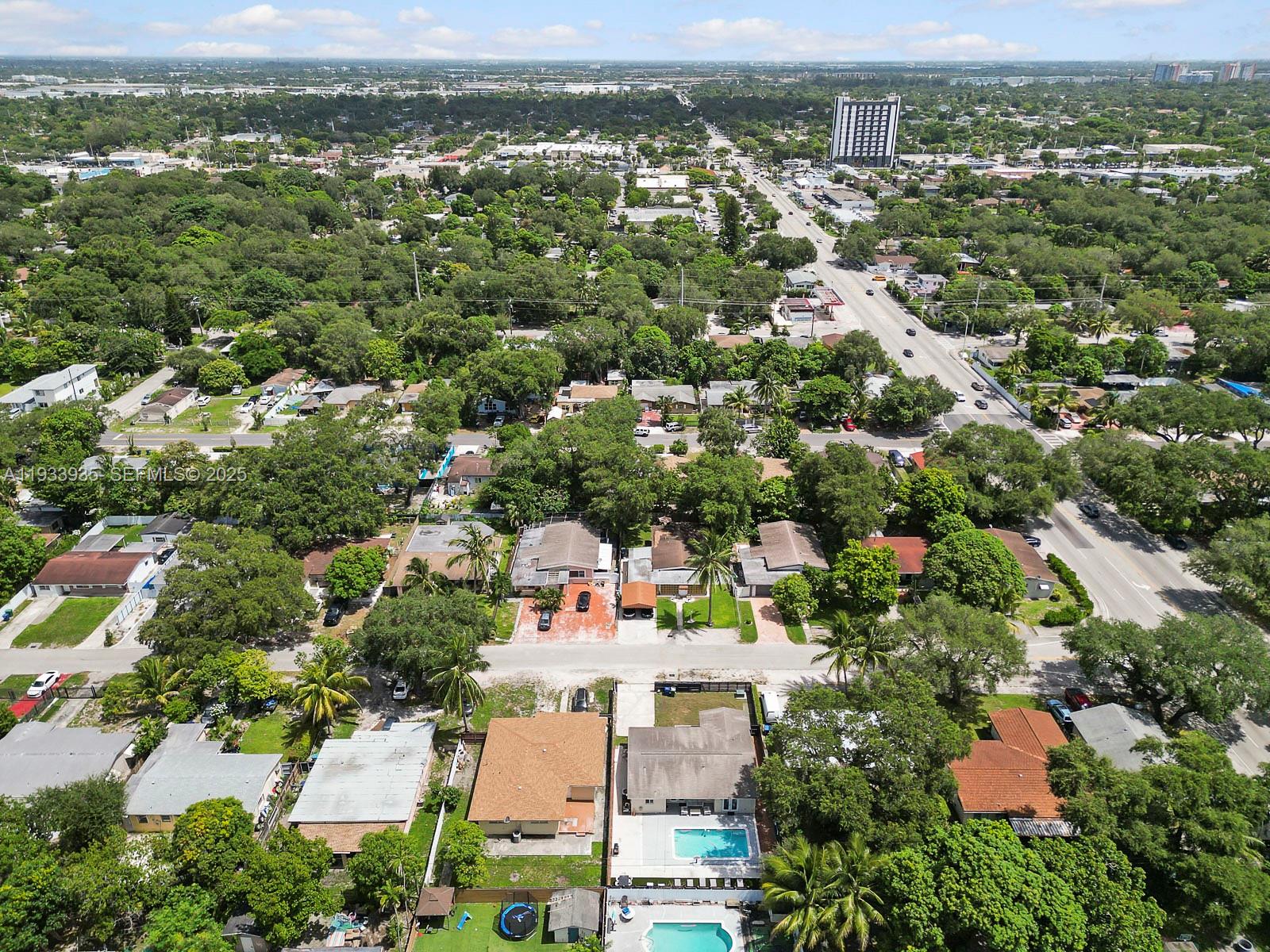 560 Northeast 161st Street Miami, FL 33162 - Photo 4 of 45