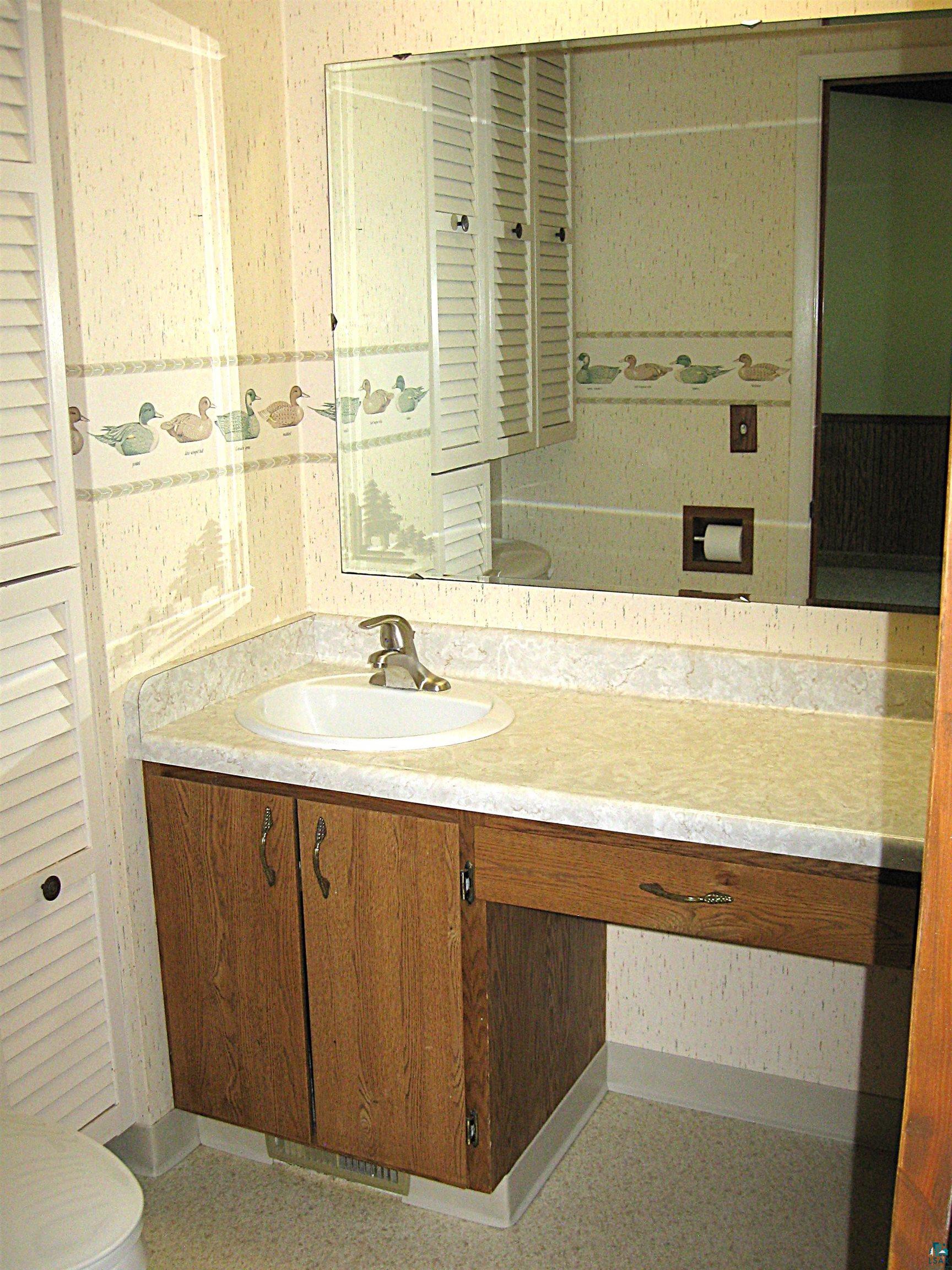 6030 Helm Road Duluth, MN 55811 - Photo 18 of 58 Main Floor 1/2 bath