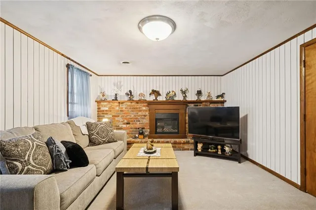 $264,900 | 1402 Swede Hill Road, Greensburg, PA 15601