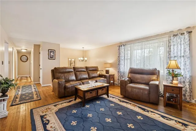 $264,900 | 1402 Swede Hill Road, Greensburg, PA 15601