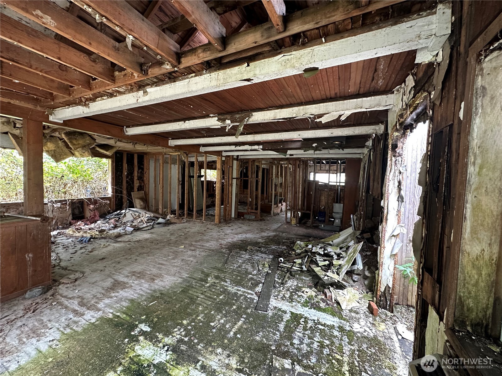 18646 Byers Road Southeast Maple Valley, WA 98038 - Photo 12 of 13 a view of a porch with furniture