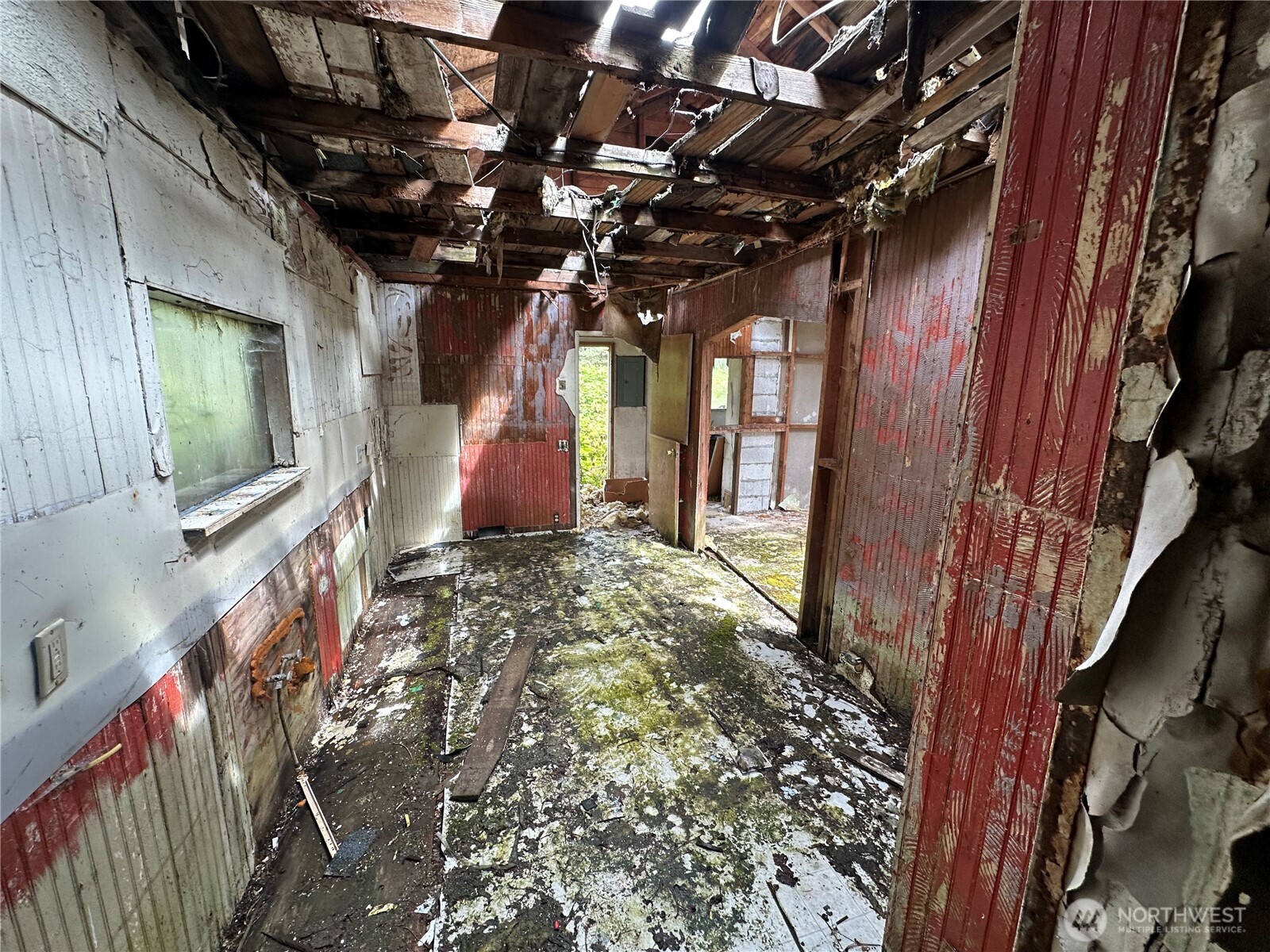 18646 Byers Road Southeast Maple Valley, WA 98038 - Photo 6 of 13 a view of entryway