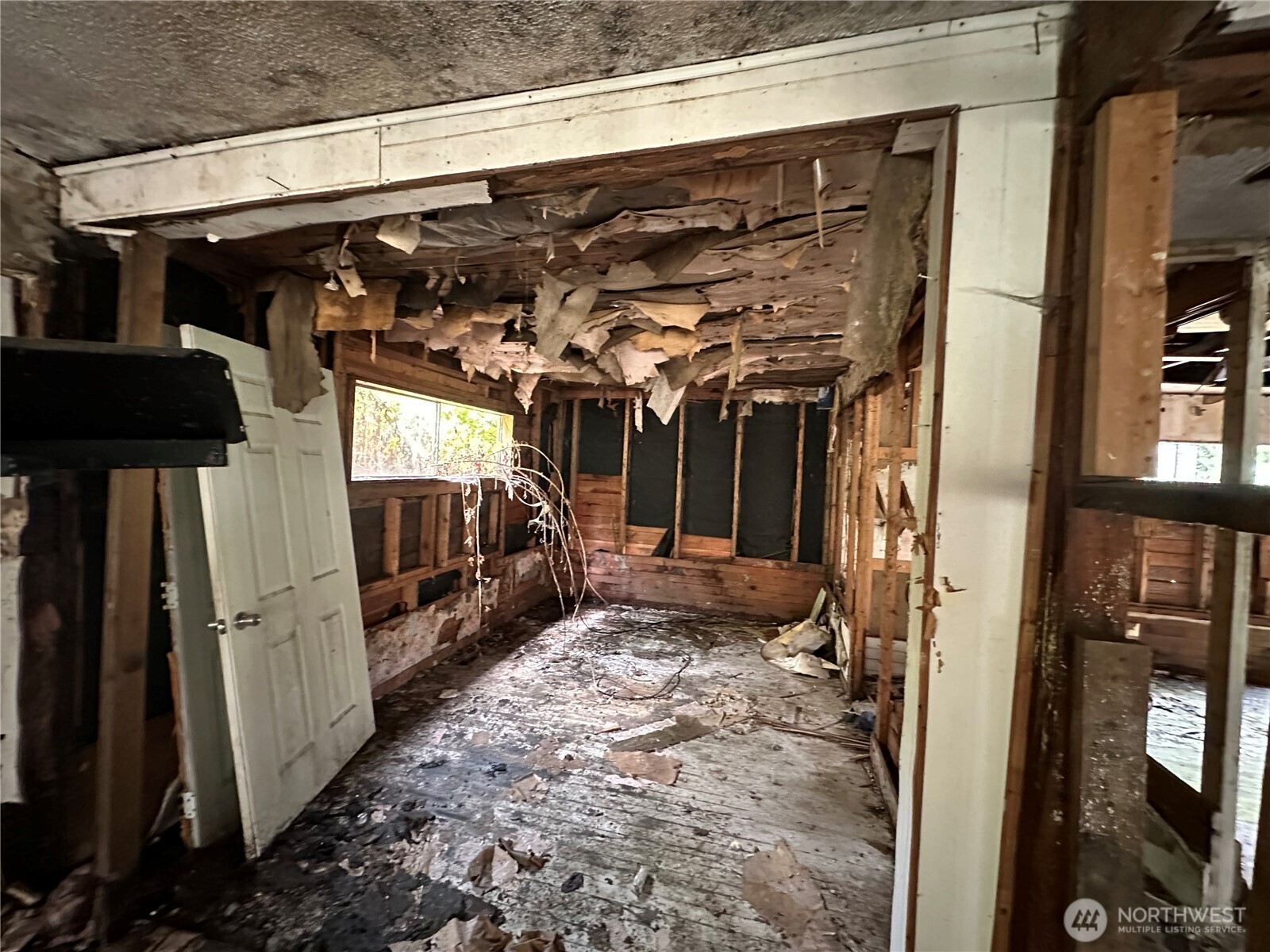 18646 Byers Road Southeast Maple Valley, WA 98038 - Photo 10 of 13 a view of a porch