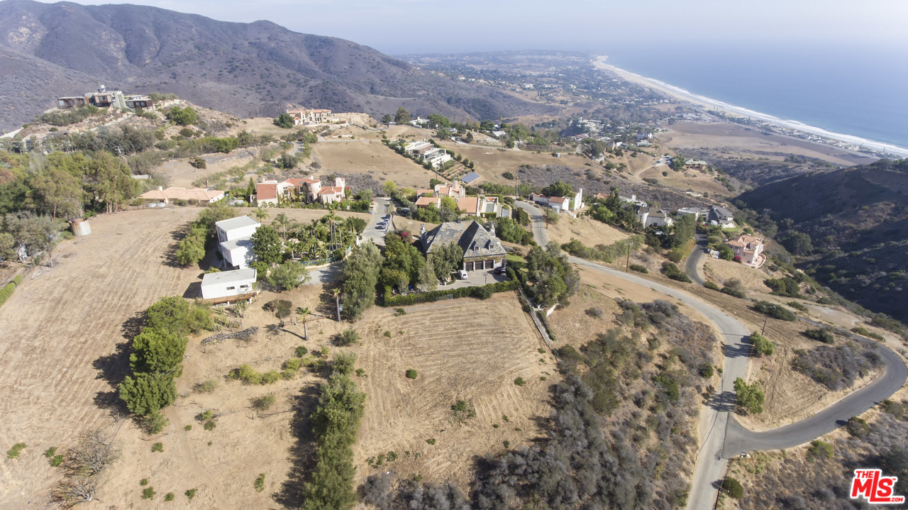 5801 Foxview Drive Malibu, CA 90265 - Photo 8 of 11 Gallery Image 8