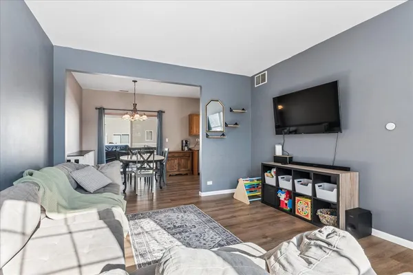 $232,000 | 3068 Woodside Drive, Joliet, IL 60431