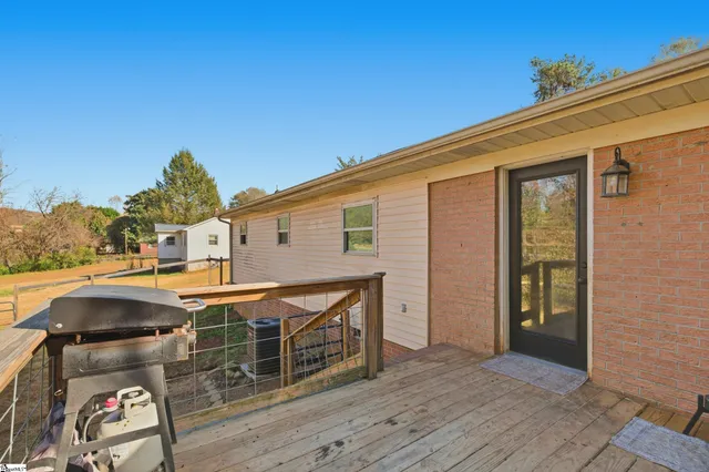 $208,000 | 825 Railroad Street, Pickens, SC 29671