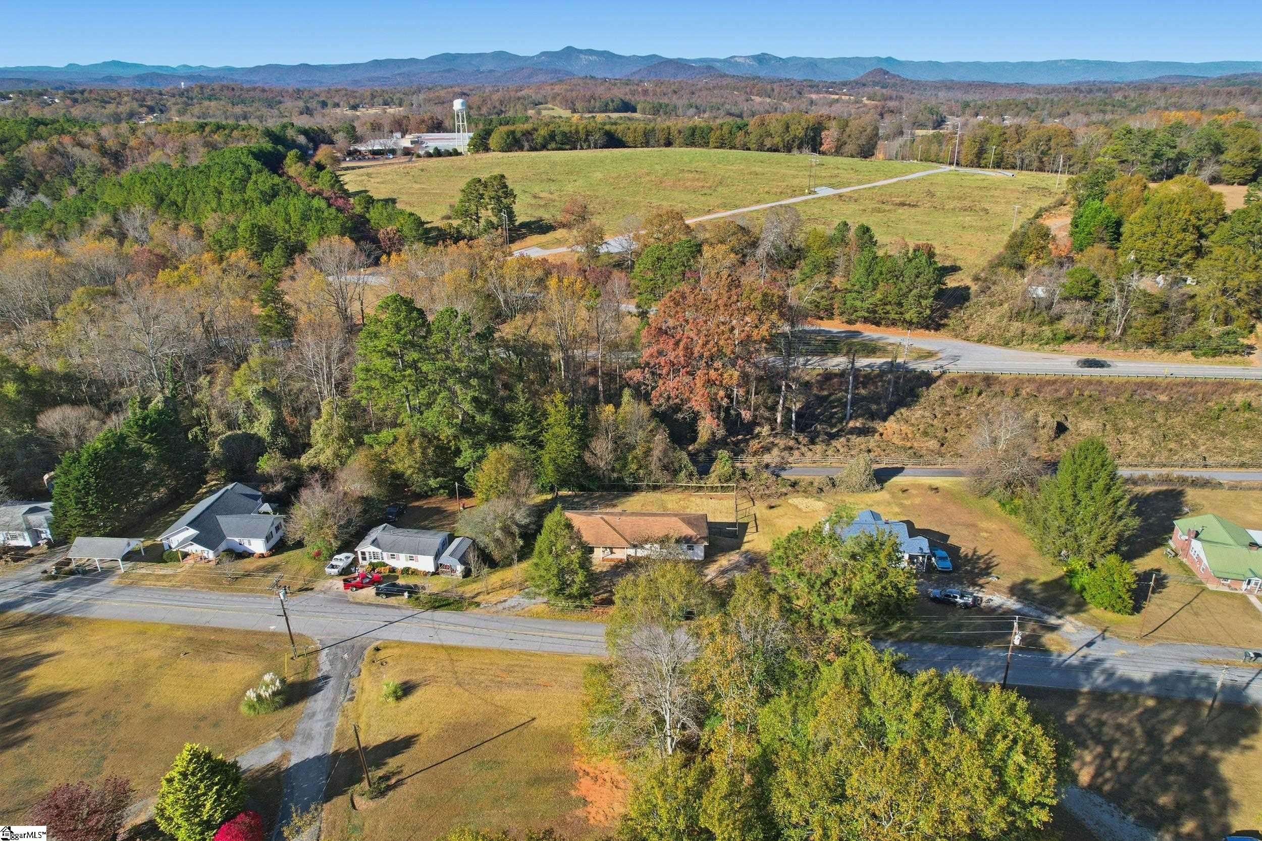 825 Railroad Street Pickens, SC 29671 - Photo 23 of 28