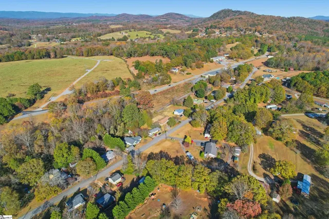 $208,000 | 825 Railroad Street, Pickens, SC 29671