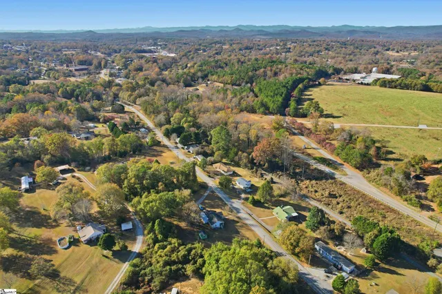 $208,000 | 825 Railroad Street, Pickens, SC 29671