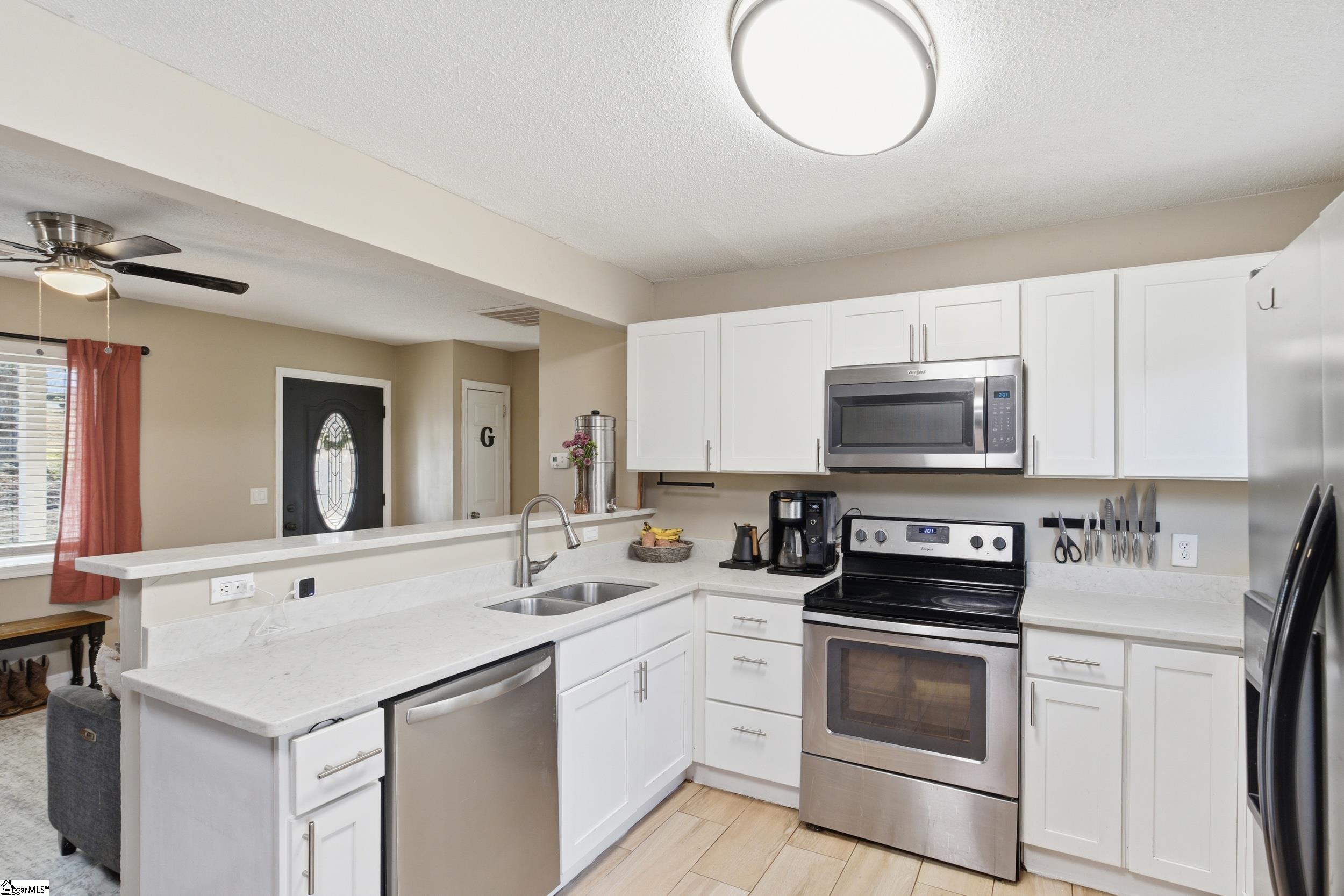 825 Railroad Street Pickens, SC 29671 - Photo 9 of 28