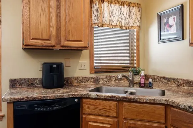 $335,000 | 6430 Old Hunters Run, Rockford, IL 61114