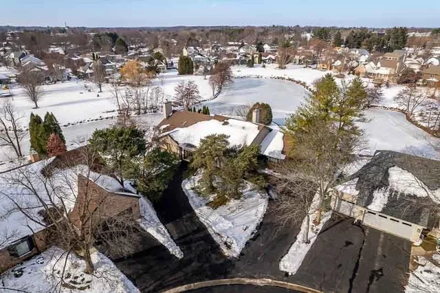 $335,000 | 6430 Old Hunters Run, Rockford, IL 61114