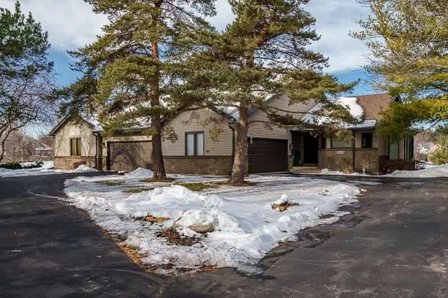 $335,000 | 6430 Old Hunters Run, Rockford, IL 61114