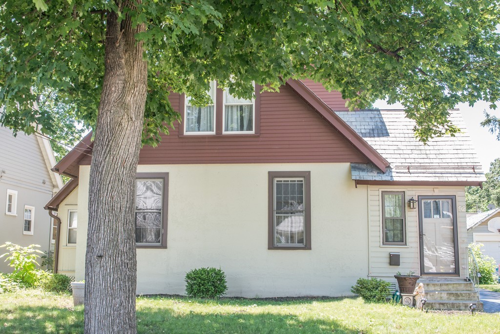92 Ardmore Street Springfield, MA 01104 - Photo 3 of 29