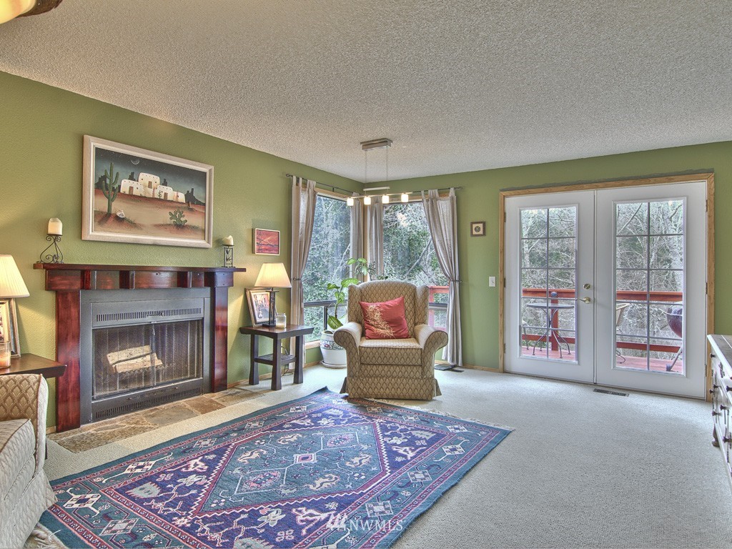 9011 Park Road Edmonds, WA 98026 - Photo 3 of 15