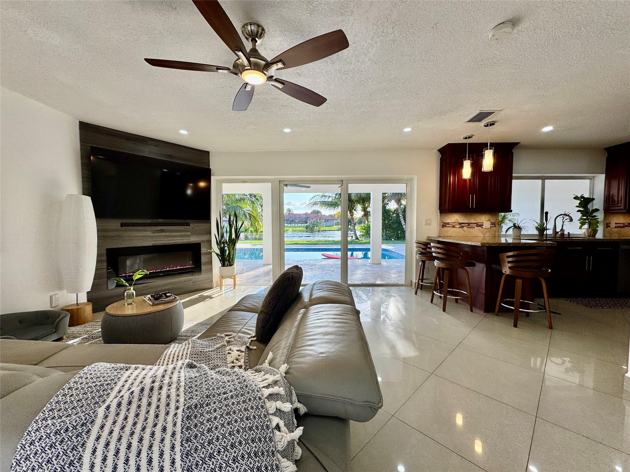 481 West Tropical Way Plantation, FL 33317 - Photo 5 of 43 Photo 5