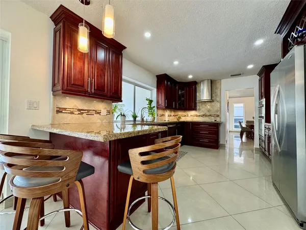 $6,800 | 481 West Tropical Way, Plantation, FL 33317