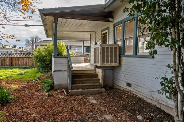 a view of a porch of the house